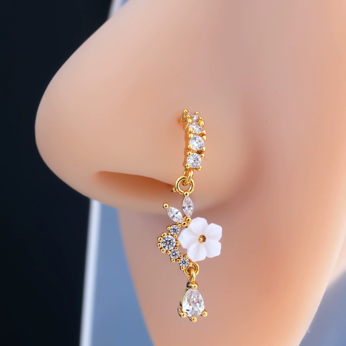 Body Jewelry Surgical Steel - Anillo de Nariz con Flor Dorada